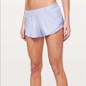 NWT Lululemon Hotty Hot 2.5” Serene Blue